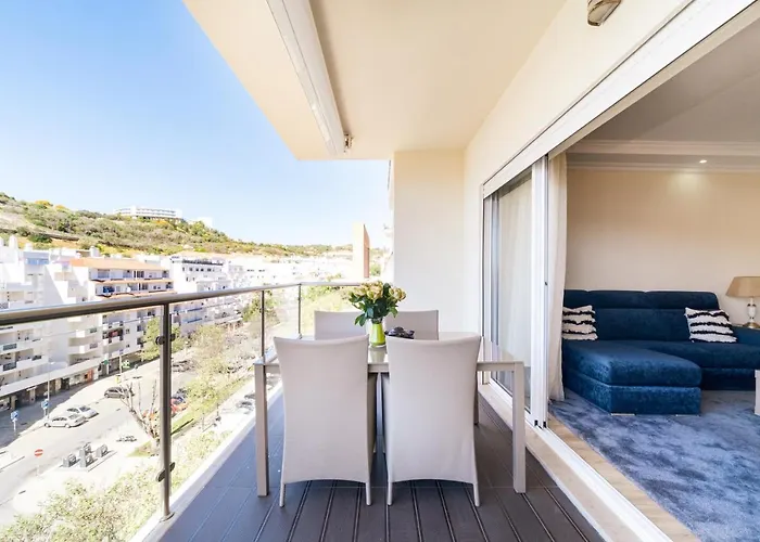 Historical Center Penthouse * 알부페이라