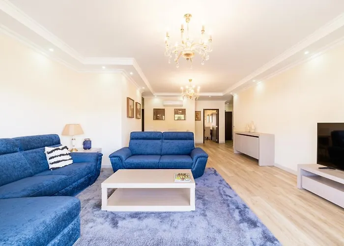 아파트 Historical Center Penthouse *